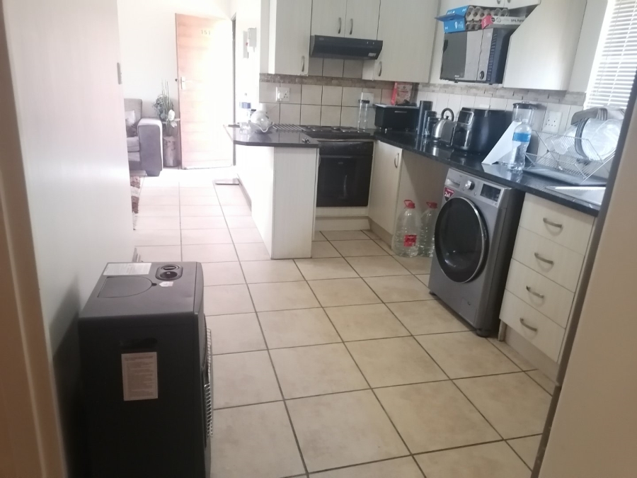 To Let 2 Bedroom Property for Rent in Hillside Free State